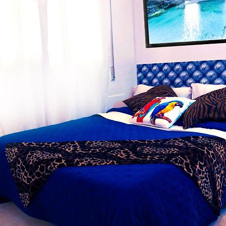 La Reina De Gran Via - Parking Tph Bed & Breakfast Madrid Bagian luar foto