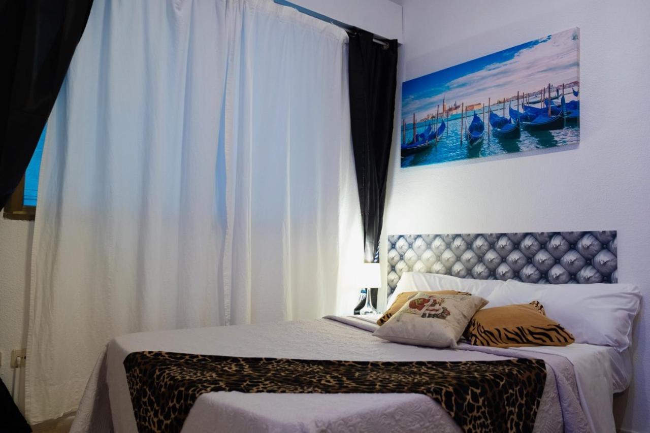 La Reina De Gran Via - Parking Tph Bed & Breakfast Madrid Bagian luar foto