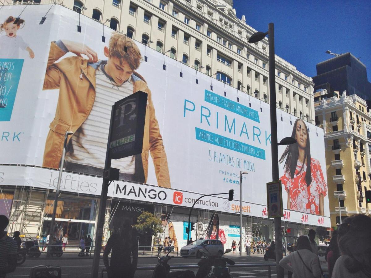La Reina De Gran Via - Parking Tph Bed & Breakfast Madrid Bagian luar foto