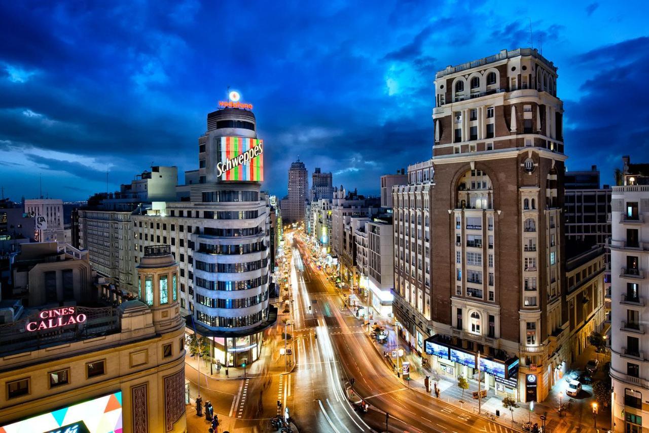 La Reina De Gran Via - Parking Tph Bed & Breakfast Madrid Bagian luar foto