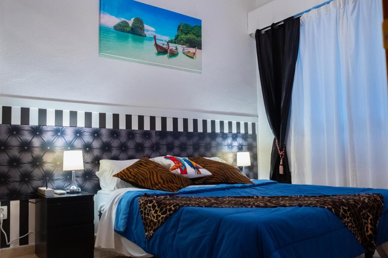 La Reina De Gran Via - Parking Tph Bed & Breakfast Madrid Bagian luar foto